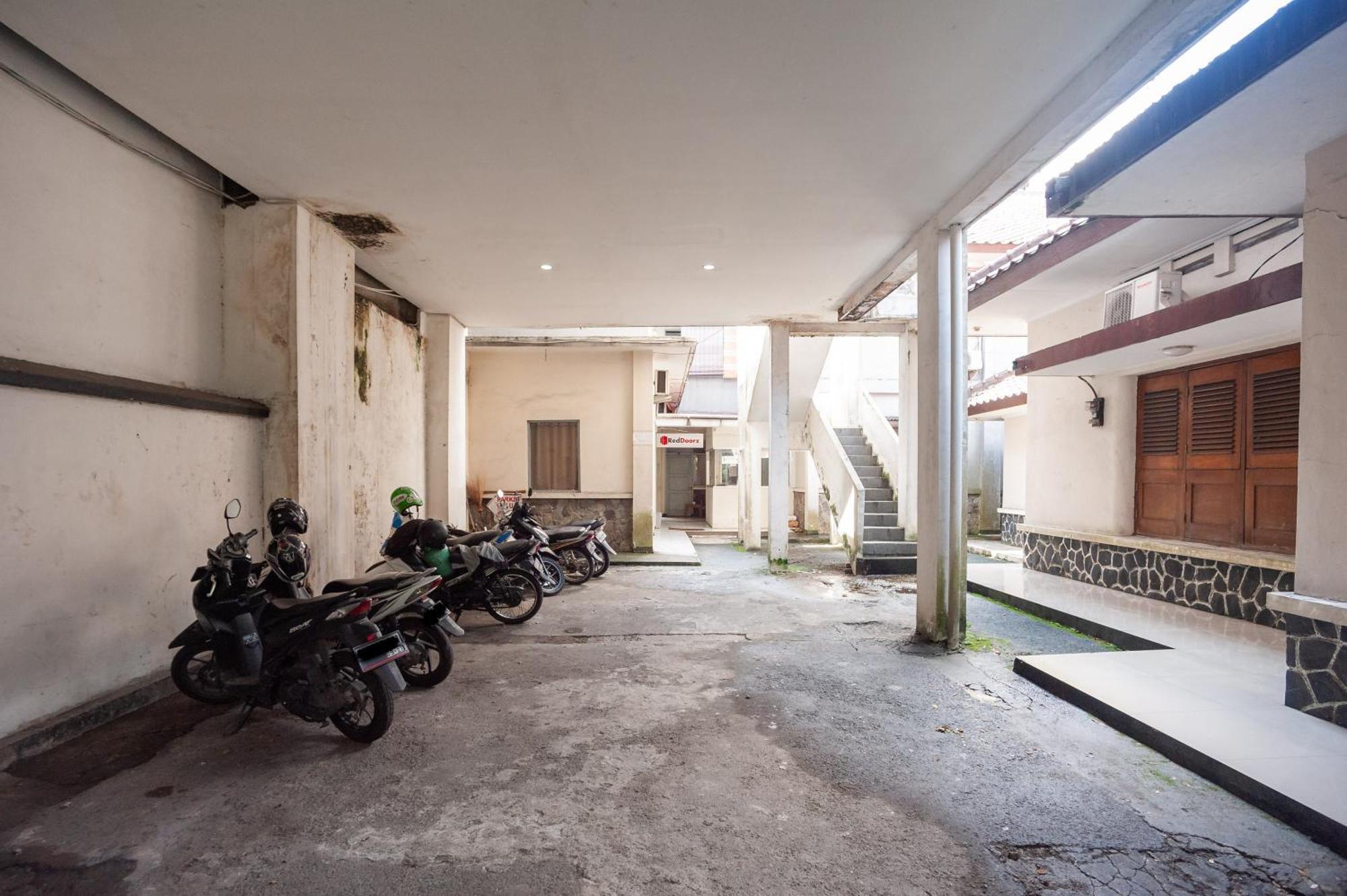 Reddoorz Plus Near Rs Pmi Bogor Exterior photo